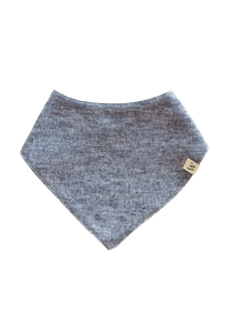 A lovely white and black chambray fabric. An absorbent baby and toddler bib. Made from 100% organic cotton and bamboo. Adjustable with three nickel free dome closures. Ethically made in New Zealand, by Wilderling